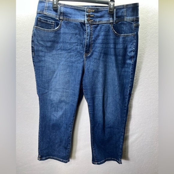 Lane Bryant Flex Magic Waistband Ultra High Rise Straight Capri Womens 20W 2417 - Picture 1 of 10